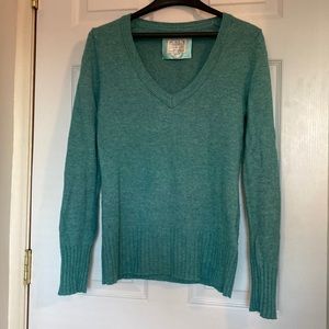 Old Navy Women’s V-Neck Sweater. Wool Blend. Color Teal. Size M.